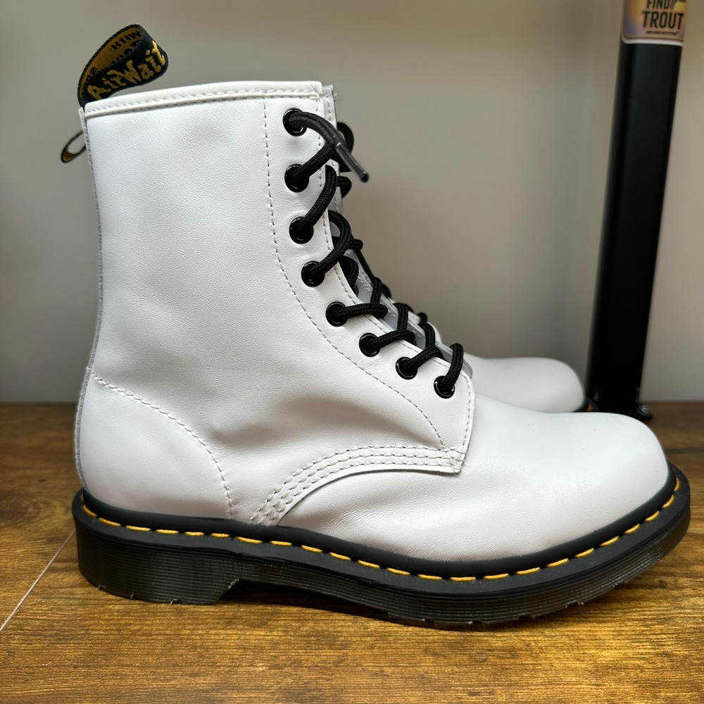 Dr. Martens 1460 White‎ Smooth Leather 8-Eye Combat Boots Womens Size 8